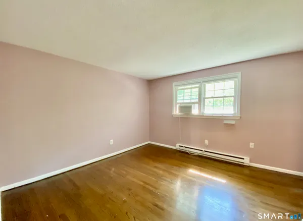 $1,950 | 24 College Street, Unit 6, Clinton, CT 06413