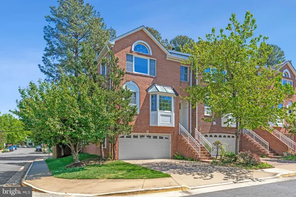 $3,900 | 8200 Madrillon Court, Vienna, VA 22182