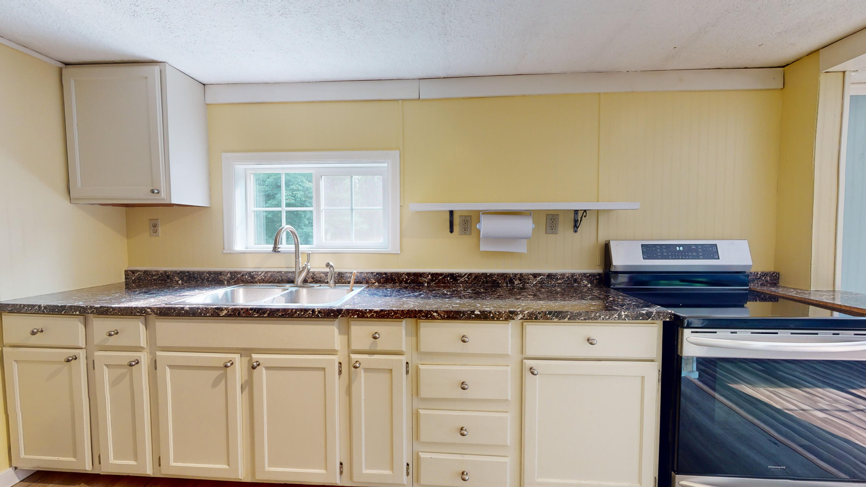 85 Howe Street Auburn, ME 04210 - Photo 11 of 51 85-Howe-Street-Auburn-ME-04210-07192023_