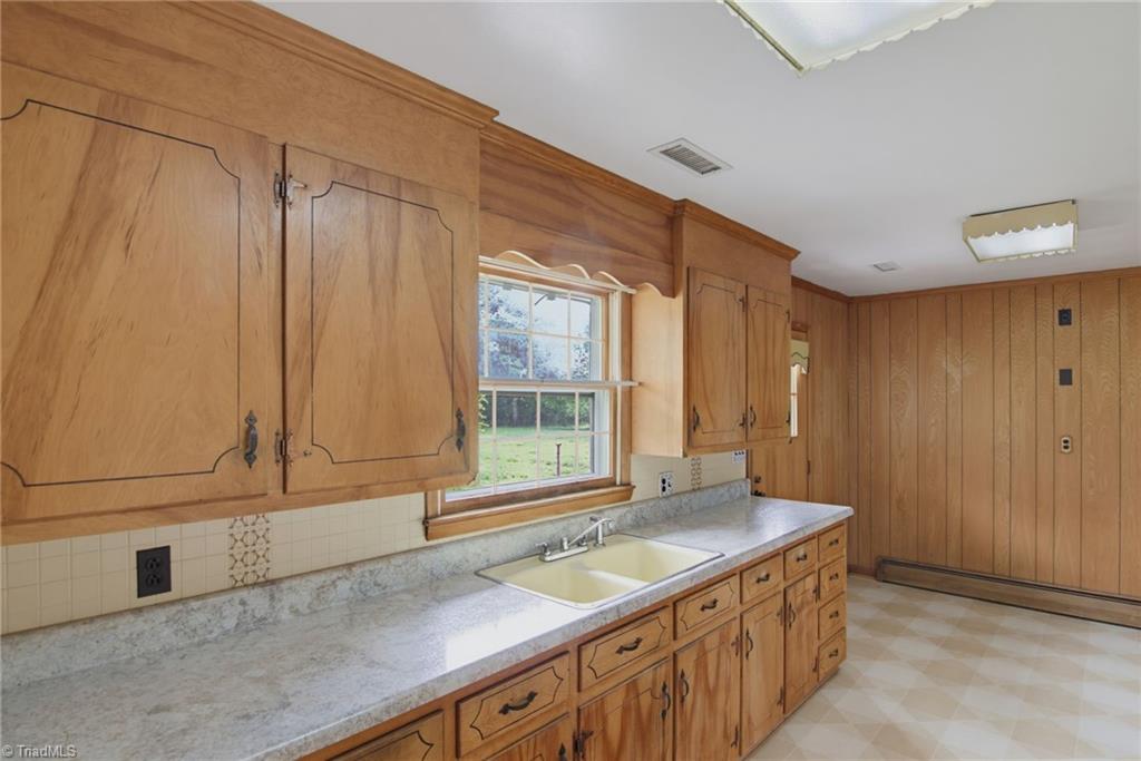 8003 Clinard Farms Road High Point, NC 27265 - Photo 12 of 40