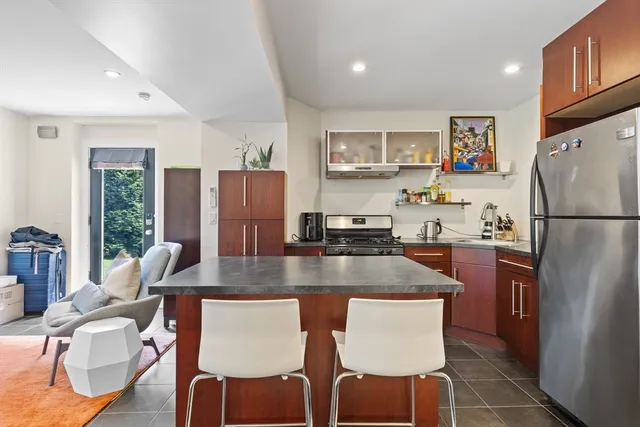 $2,400 | 62 Grampian Way, Unit STUDIO, Boston, MA 02125