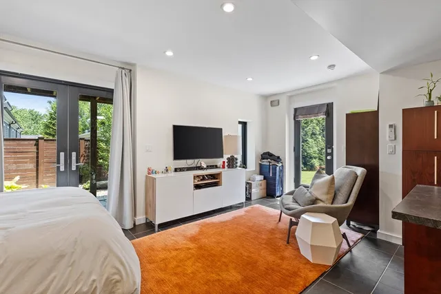 $2,400 | 62 Grampian Way, Unit STUDIO, Boston, MA 02125