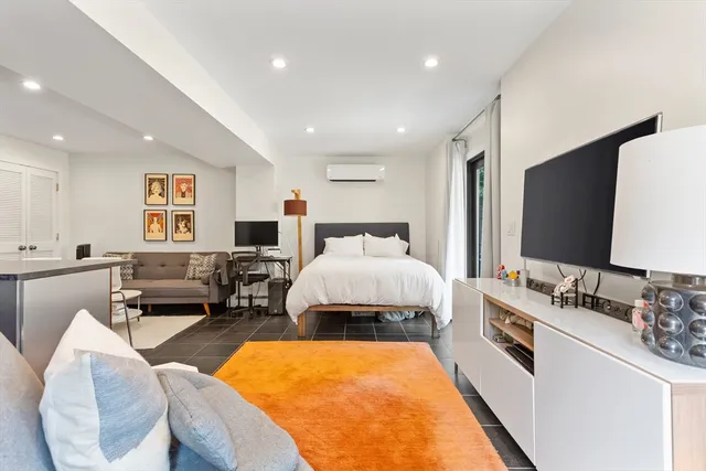 $2,400 | 62 Grampian Way, Unit STUDIO, Boston, MA 02125