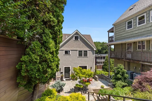 $2,400 | 62 Grampian Way, Unit STUDIO, Boston, MA 02125