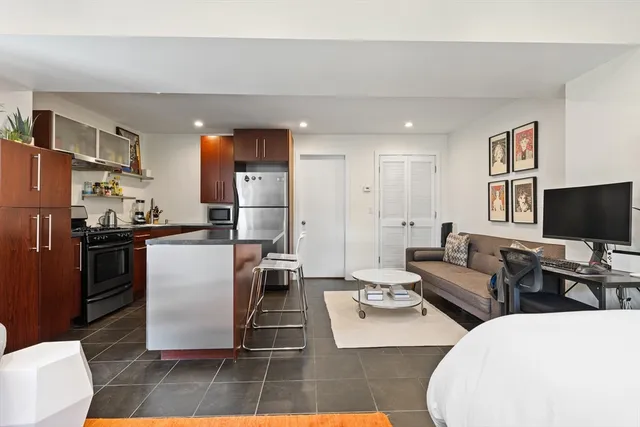 $2,400 | 62 Grampian Way, Unit STUDIO, Boston, MA 02125