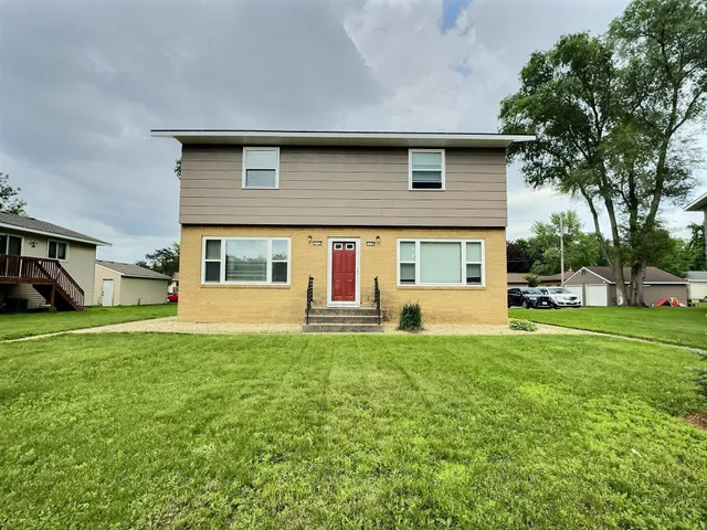 $1,350 | 1132 33rd Avenue North, St. Cloud, MN 56303