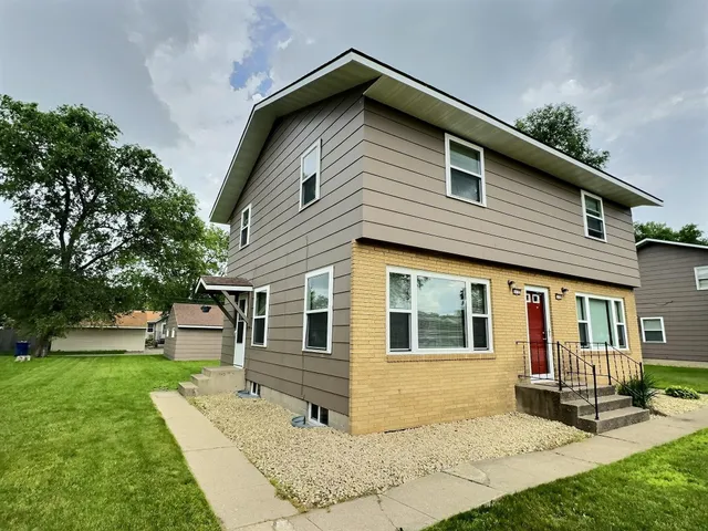 $1,350 | 1132 33rd Avenue North, St. Cloud, MN 56303