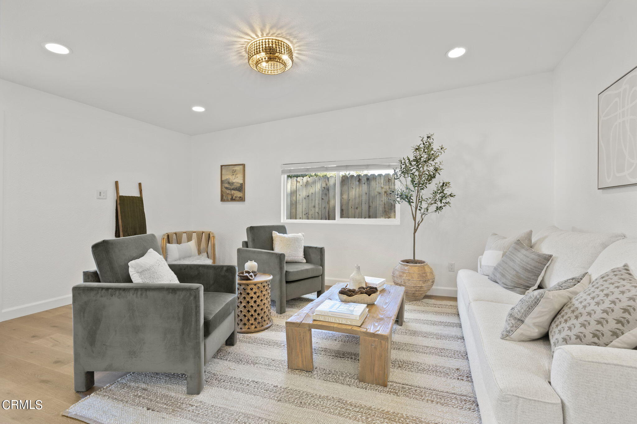 370 Prospect Street Oak View, CA 93022 - Photo 16 of 46 a living room with furniture