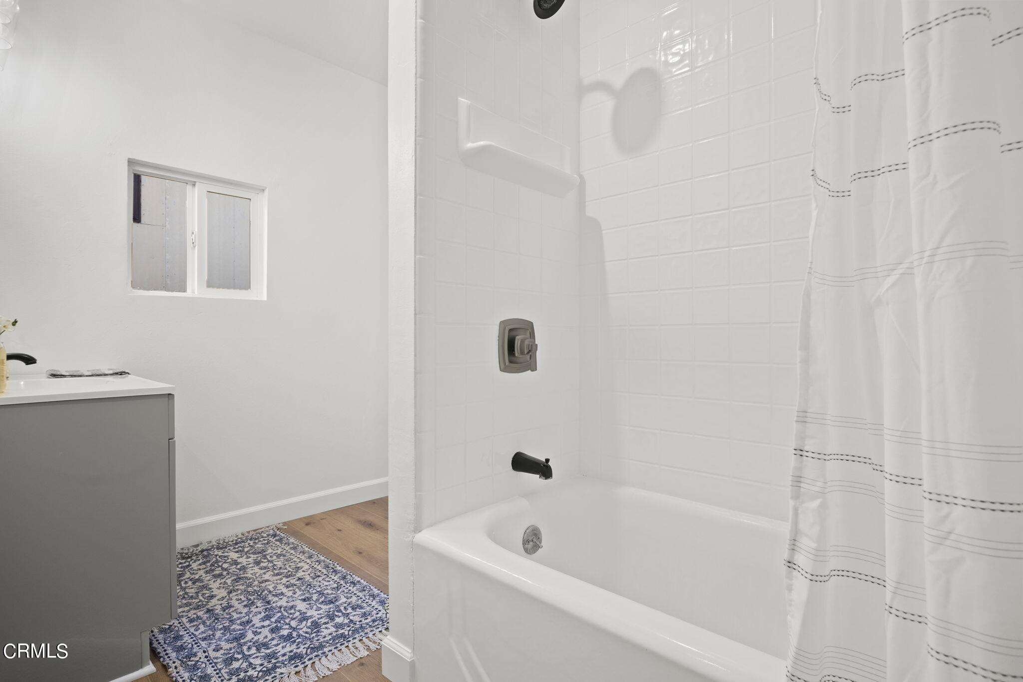 370 Prospect Street Oak View, CA 93022 - Photo 26 of 46 a bathroom with a bathtub and a shower