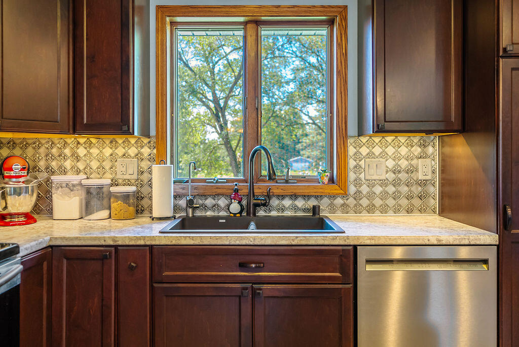 701 Fanta Reed Road Campbell, WI 54603 - Photo 12 of 43 FrenchIsland_WI-23