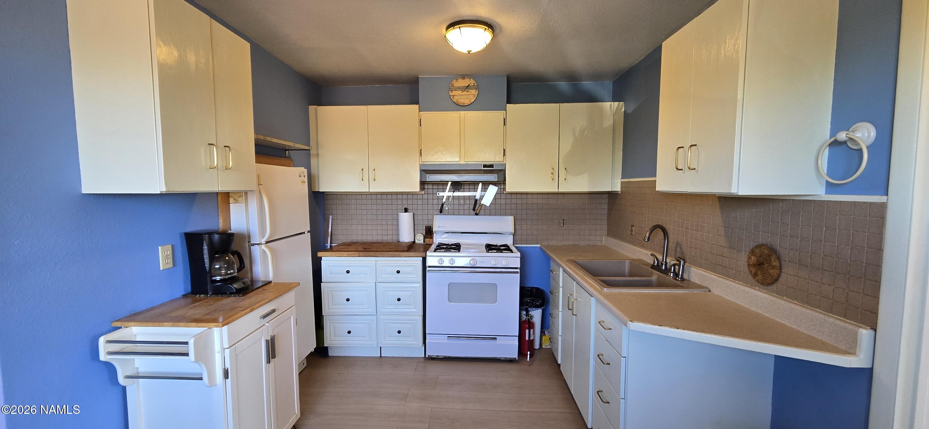 4605 Juniper Road Williams, AZ 86046 - Photo 2 of 47 20260528_150432