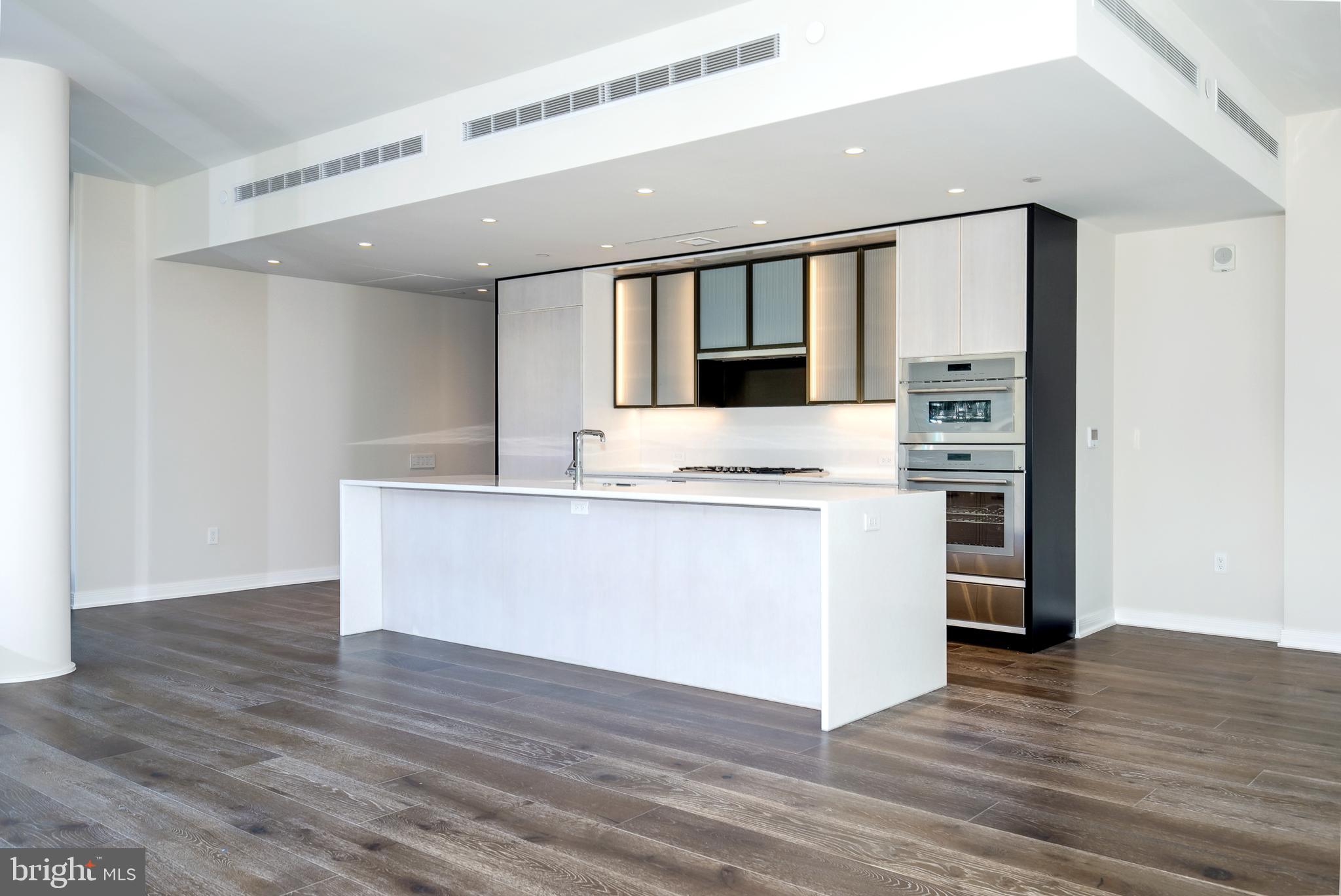 601 Wharf Street Southwest, Unit 213 Washington, DC 20024 - Photo 4 of 16 Gourmet Kitchen