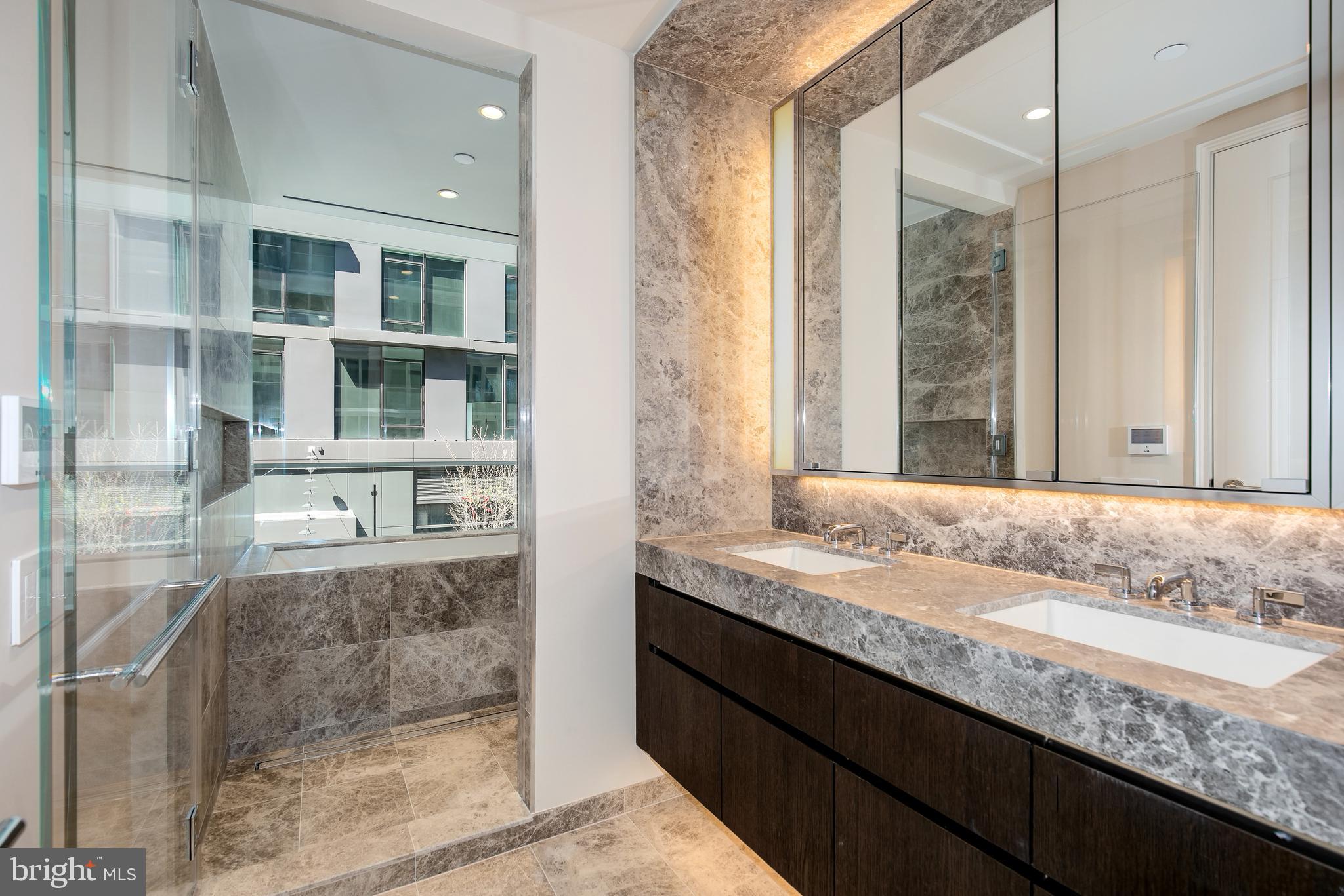 601 Wharf Street Southwest, Unit 213 Washington, DC 20024 - Photo 8 of 16 Primary Bath