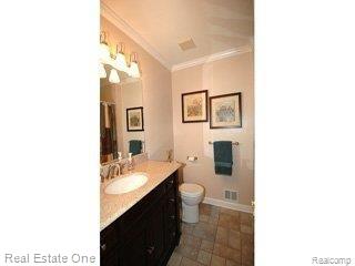 22601 Deerfield Road Novi, MI 48375 - Photo 13 of 23 Bath