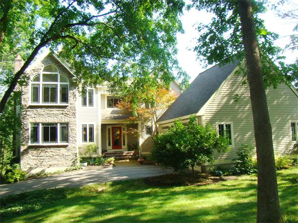 a view of a yard in front of house