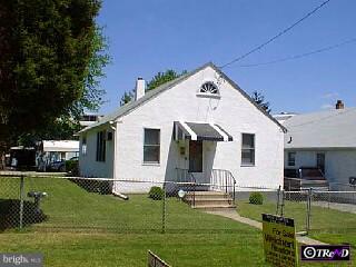 27 Chestnut Parkway Wallingford, PA 19086 - Photo 1 of 1 Gallery Image 1