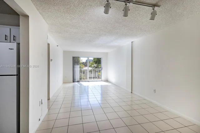 $2,000 | 2660 Southwest 37th Avenue, Unit 314, Miami, FL 33133