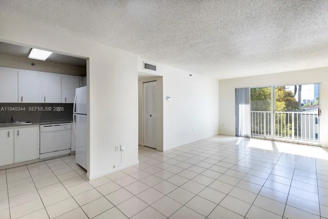 $2,000 | 2660 Southwest 37th Avenue, Unit 314, Miami, FL 33133