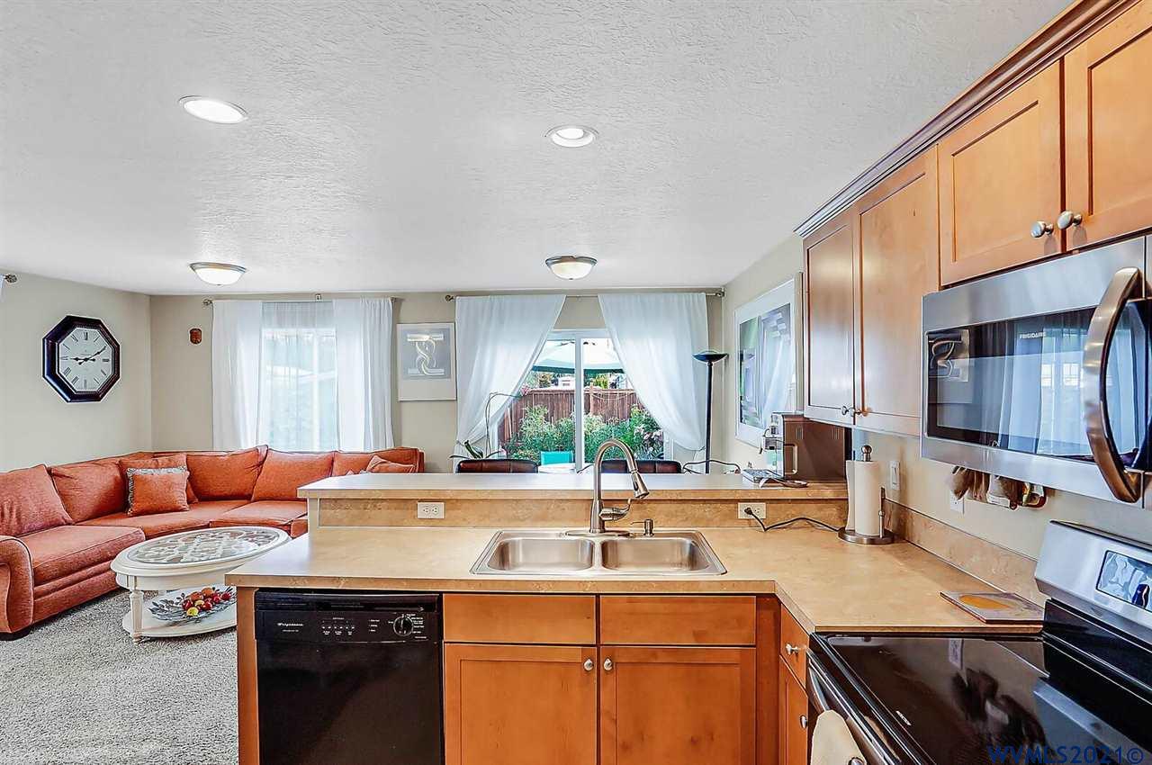 4141 Geranium Loop Northeast Salem, OR 97305 - Photo 15 of 36