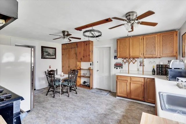 a view of entryway and hall