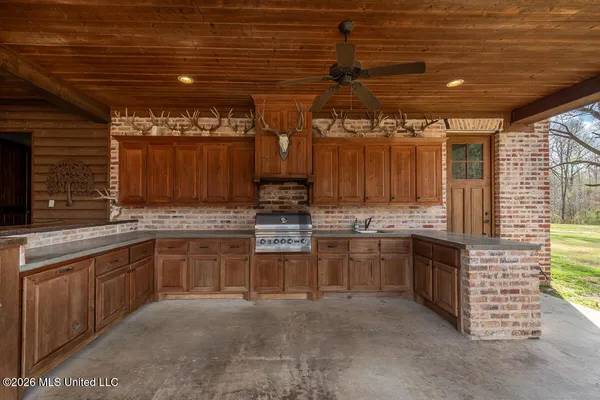 $649,500 | 47 Tara Drive, Natchez, MS 39120