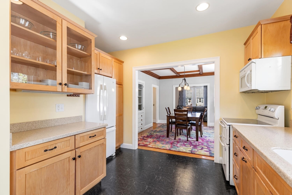 38 Spring Street Mansfield, MA 02048 - Photo 14 of 36 Gallery Image 14