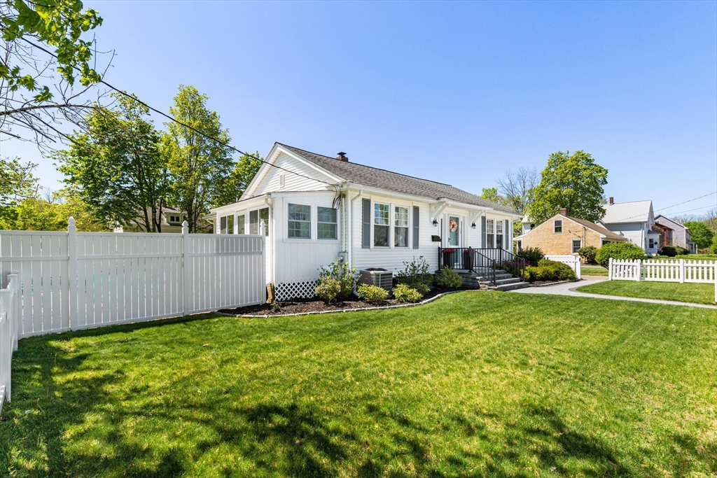 38 Spring Street Mansfield, MA 02048 - Photo 3 of 36 Gallery Image 3