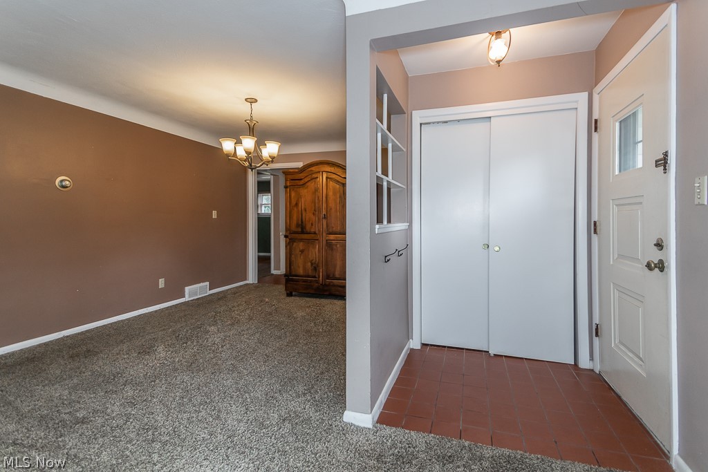 939 Hanley Road Cleveland, OH 44124 - Photo 8 of 30