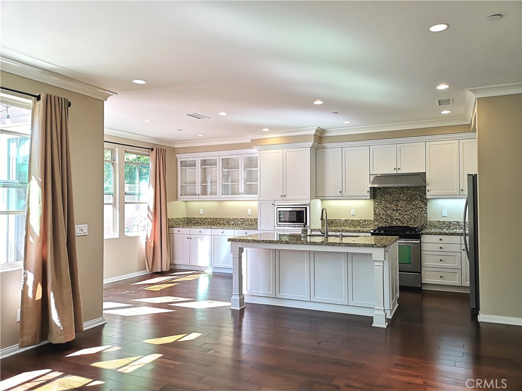106 Pendant Irvine, CA 92620 - Photo 5 of 19