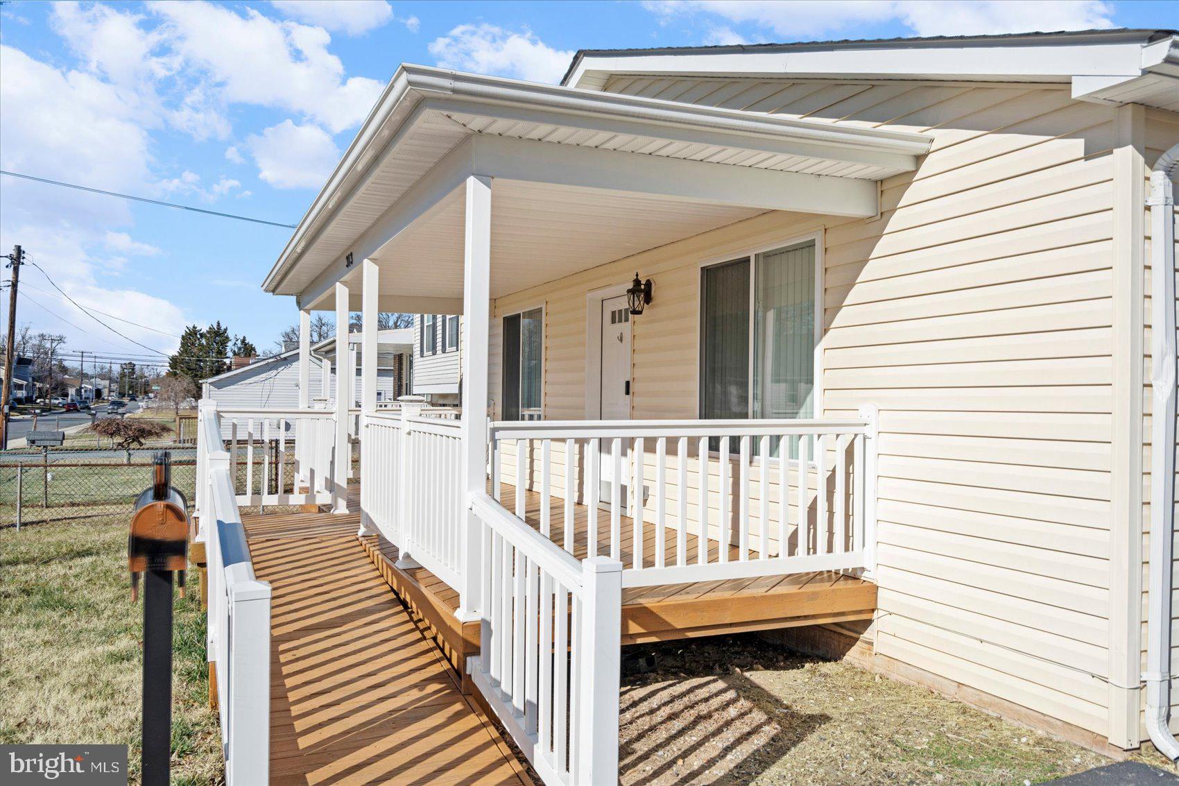 313 Homberg Avenue Baltimore, MD 21221 - Photo 4 of 47