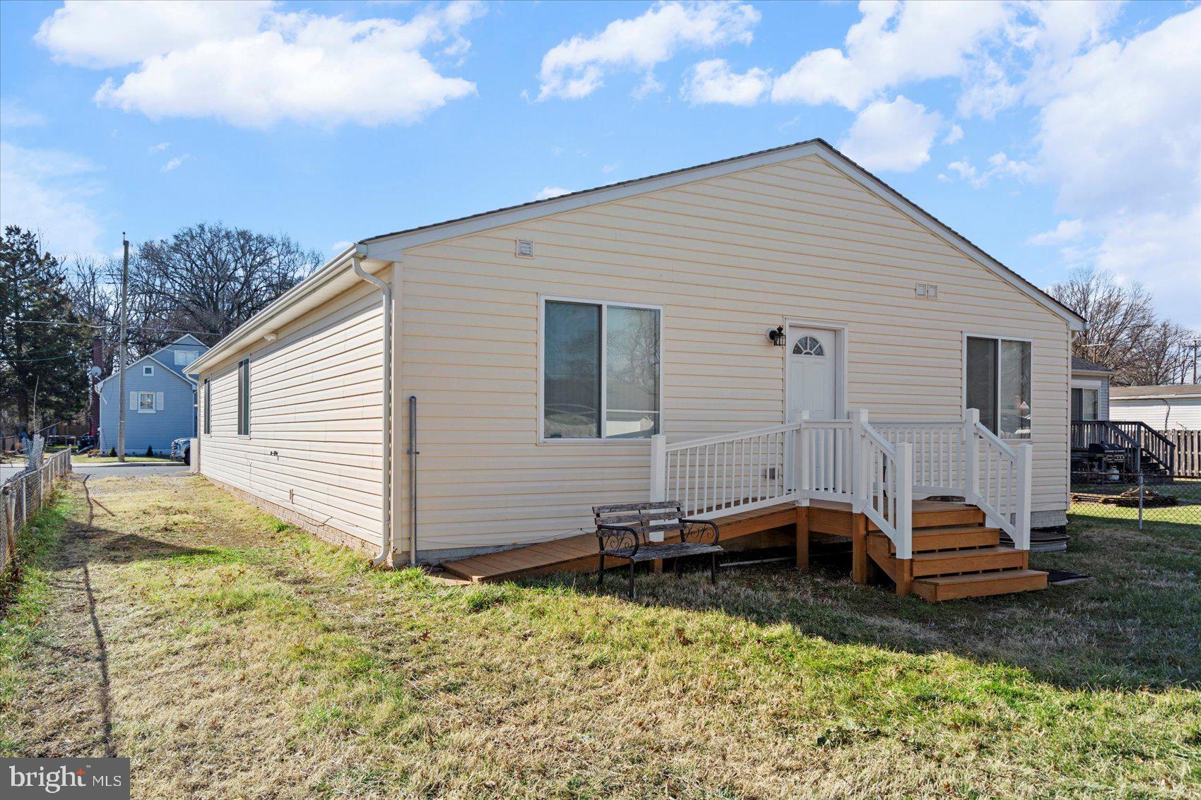 313 Homberg Avenue Baltimore, MD 21221 - Photo 8 of 47 a backyard of a house