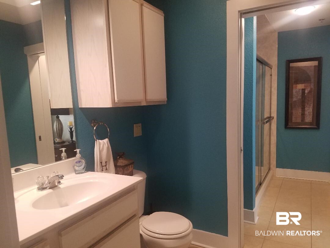 20050-609 Oak Road East, Unit 609 Gulf Shores, AL 36542 - Photo 9 of 49 Bathroom One