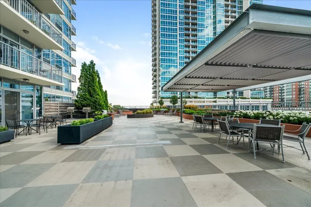 $2,500 | 1600 South Prairie Avenue, Unit 1505, Chicago, IL 60616