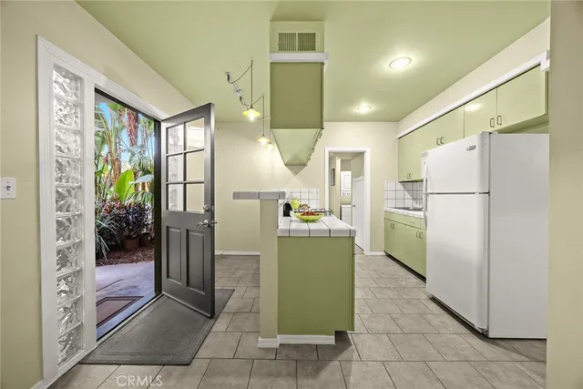 $1,895,000 | 459 North Barranca Avenue, Glendora, CA 91741