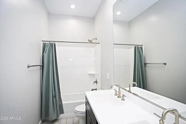 $2,900 | 10549 West Albert Lane, Peoria, AZ 85382