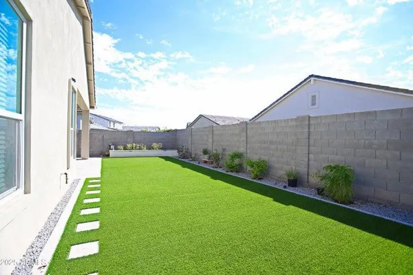 $2,900 | 10549 West Albert Lane, Peoria, AZ 85382