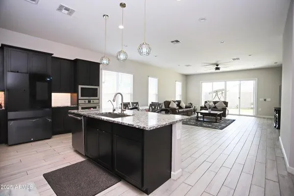 $2,900 | 10549 West Albert Lane, Peoria, AZ 85382