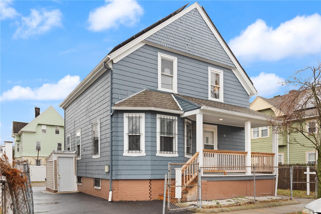 42 Corinth Street Providence, RI 02907 - Photo 3 of 36