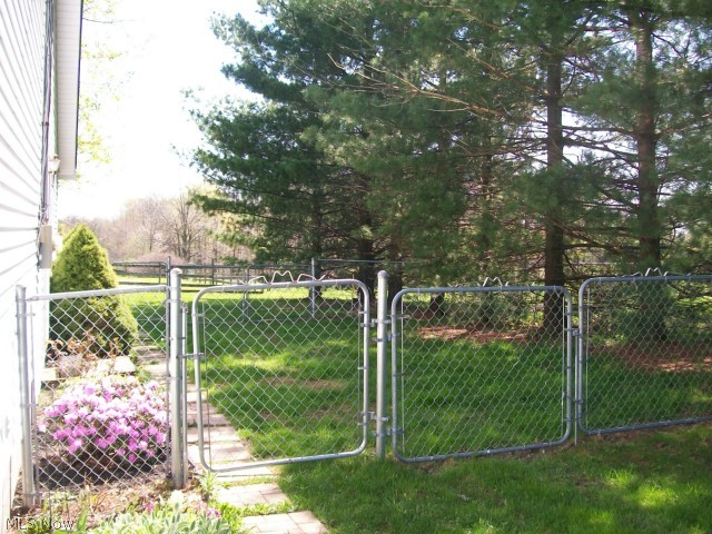 9405 Brakeman Road Chardon, OH 44024 - Photo 22 of 23