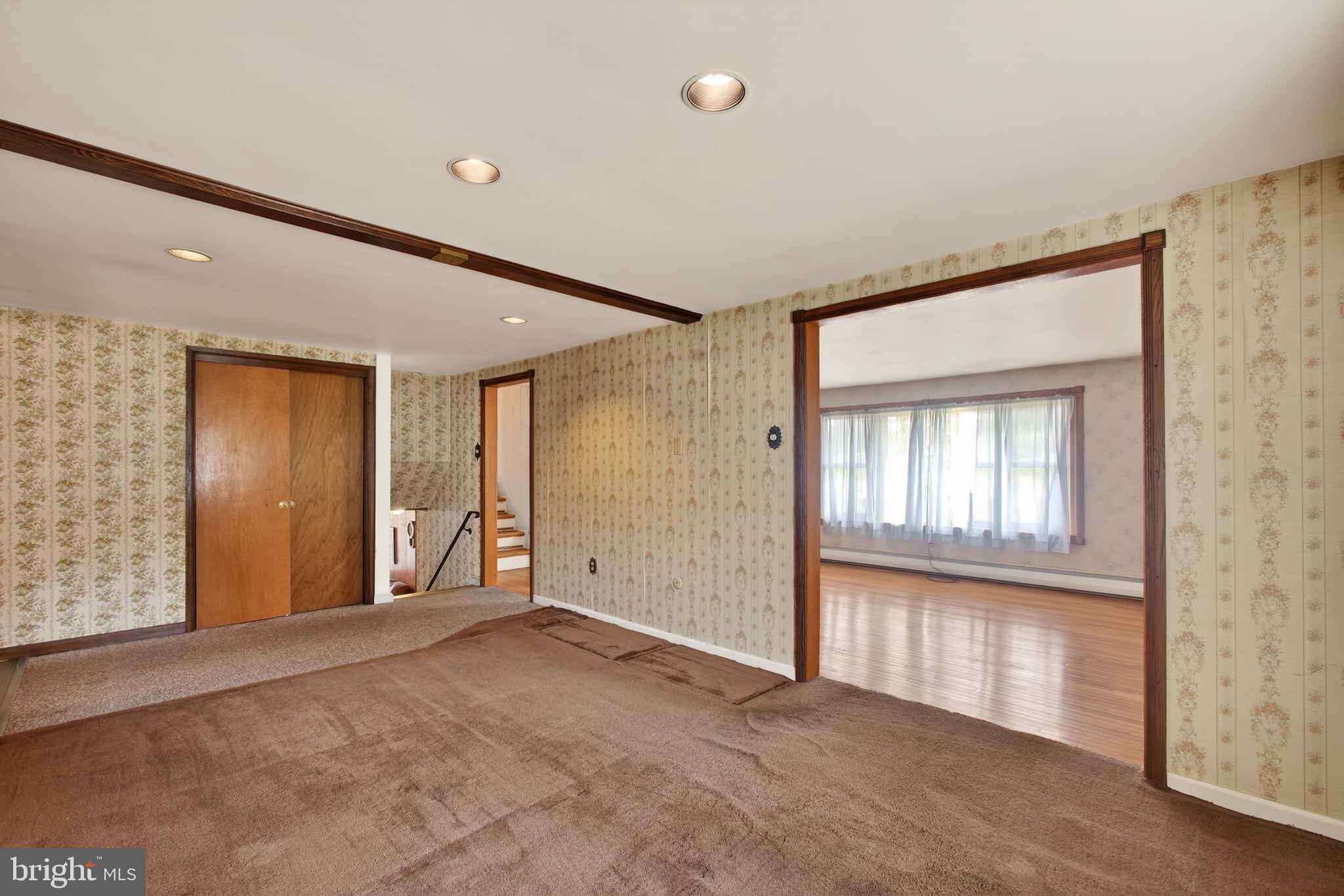 1279 Sheep Hill Road Pottstown, PA 19465 - Photo 5 of 28