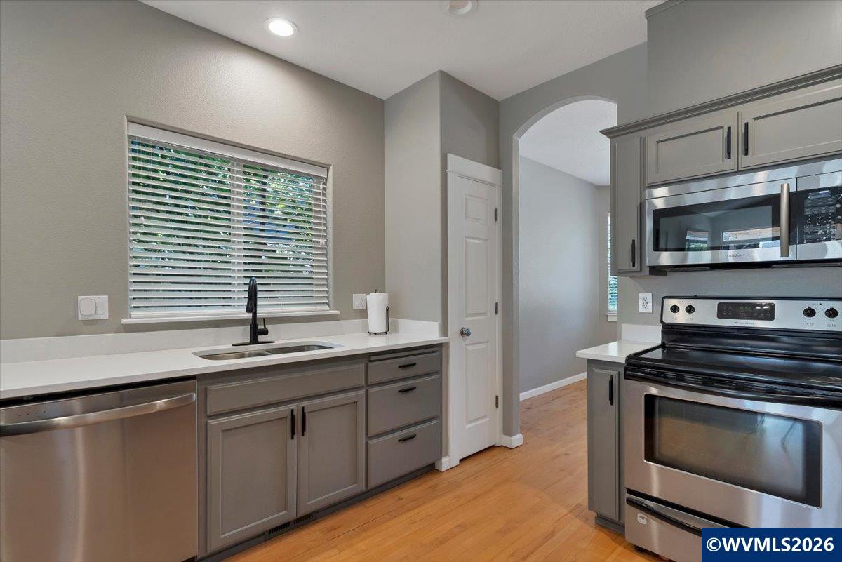 284 Southwest Wyatt Street Dallas, OR 97338 - Photo 8 of 38