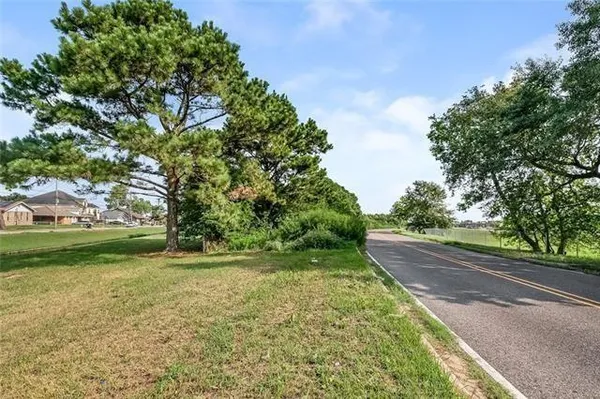 $599,999 | 6620 I-10 Service Road, New Orleans, LA 70126