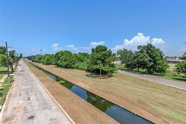$599,999 | 6620 I-10 Service Road, New Orleans, LA 70126