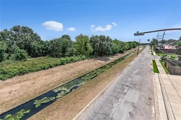 $599,999 | 6620 I-10 Service Road, New Orleans, LA 70126