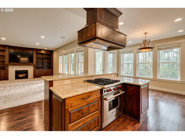 $899,000 | 7705 Northwest Quinault Street, Camas, WA 98607