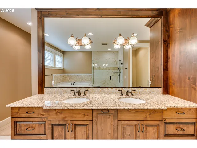 $899,000 | 7705 Northwest Quinault Street, Camas, WA 98607