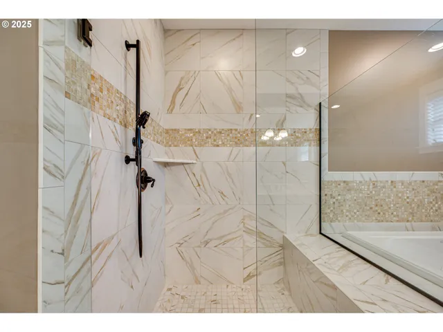 $899,000 | 7705 Northwest Quinault Street, Camas, WA 98607