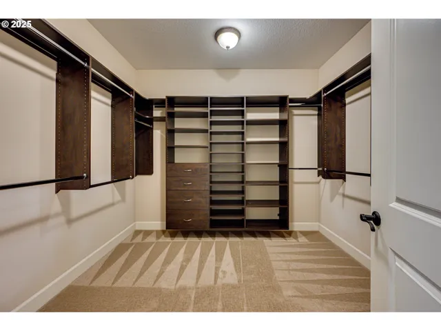 $899,000 | 7705 Northwest Quinault Street, Camas, WA 98607