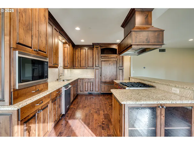 $899,000 | 7705 Northwest Quinault Street, Camas, WA 98607