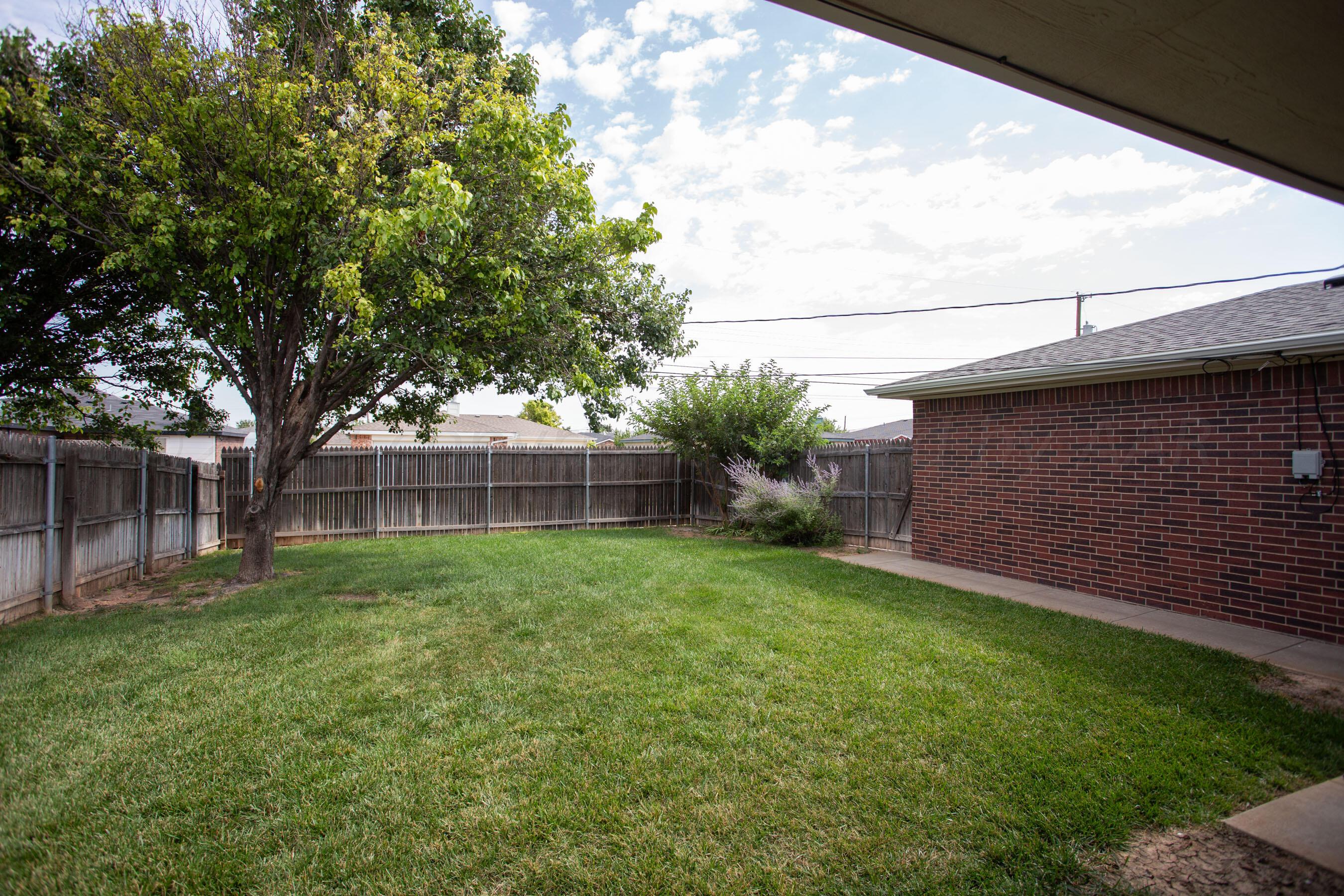 1016 Shasta Drive Amarillo, TX 79110 - Photo 4 of 20 22